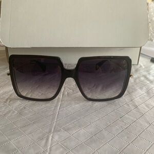 Christie’s Italian sunglasses made in Italy 🇮🇹 Black Square Sunglasses